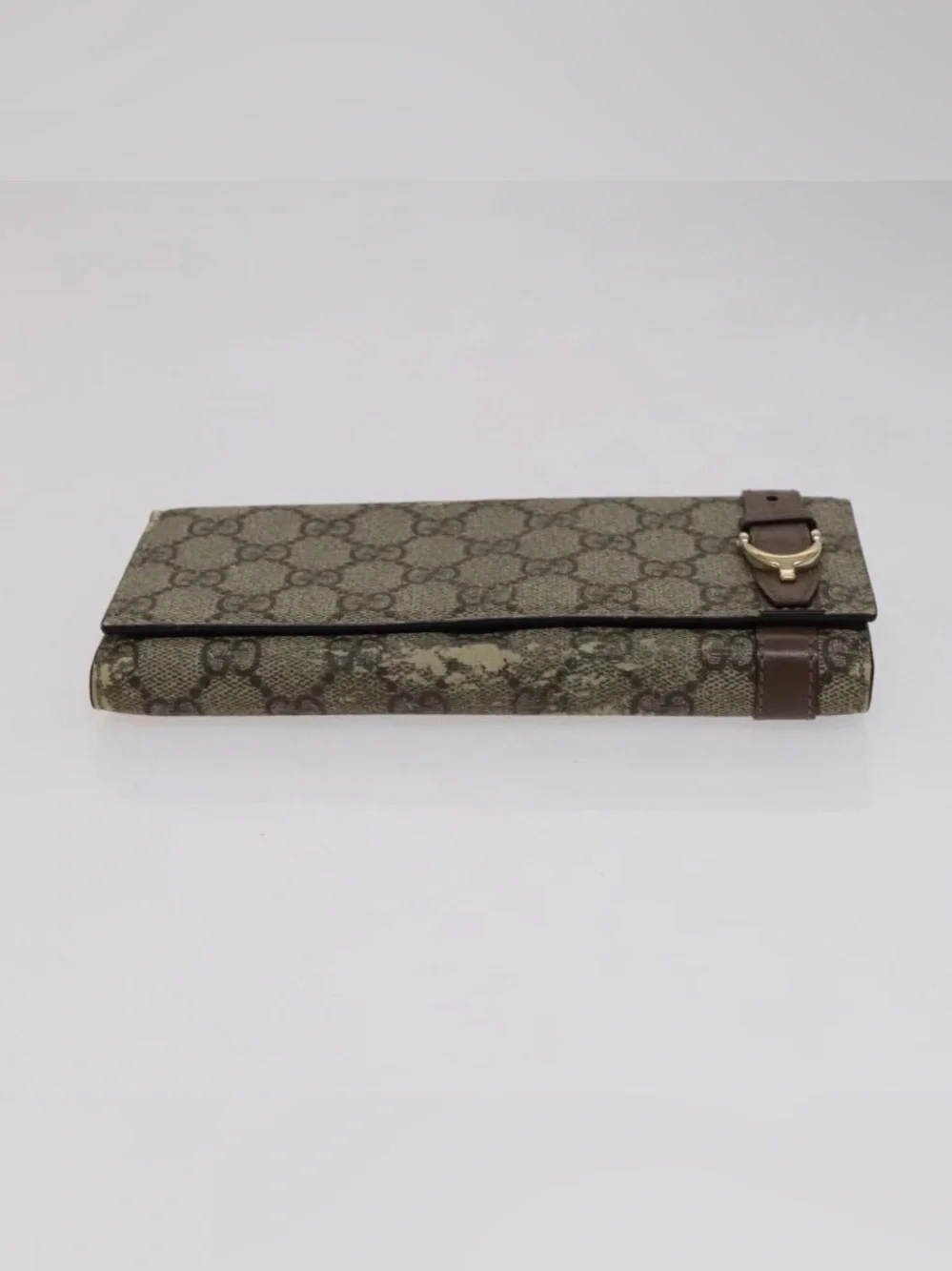 Gucci GG Supreme Canvas Clutch in Beige and Brown with Gold Accent - Picture 4 of 6